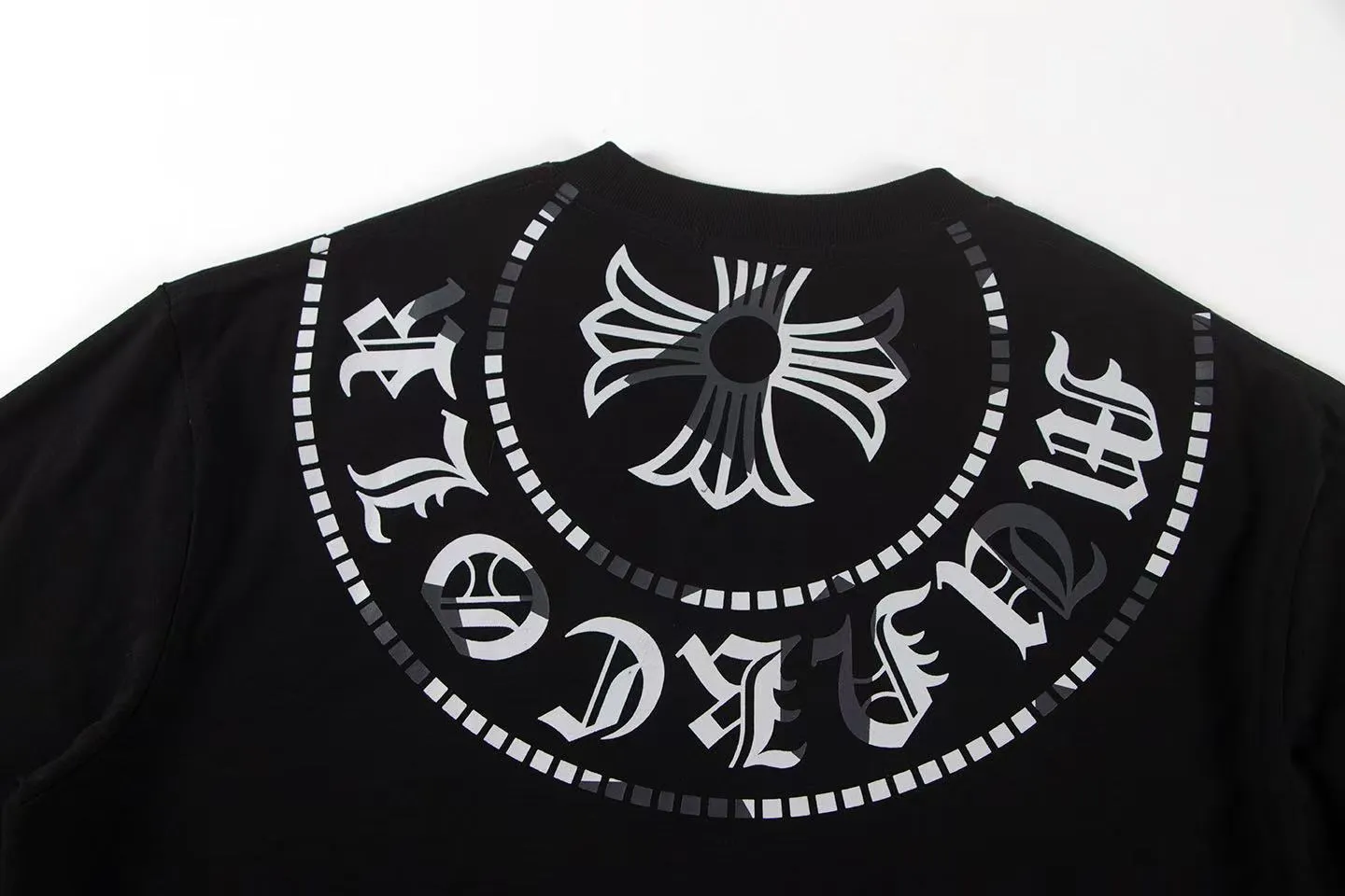 🅿️146 Style: 2025 new Croix Heart short-sleeved T-shirt Material: High version 300g double yarn combed cotton Size: S～XL Color: Black Style number: Z1014